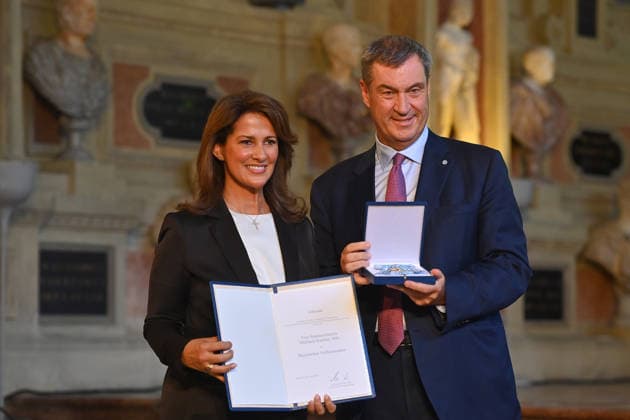 Michaela KANIBER (Staatsministerin fuer Ernaehrung,Landwirtschaft,Forsten und Tourismus) erhaelt von Markus SOEDER (Ministerpraesident Bayern und CSU Vorsitzender) den Bayerischen Verdienstorden. Verleihung Bayerischer Verdienstorden im Antiquariat der Residenz in Muenchen am 03.07.2026. *** Michaela KANIBER, Minister of State for Food,Agriculture, Forestry, and Tourism, receives the Bavarian Order of Merit from Markus SOEDER, Minister-President of Bavaria and CSU Chairman. The Bavarian Order of Merit was awarded at the Antiquariat der Residenz in Munich on July 3, 2026.