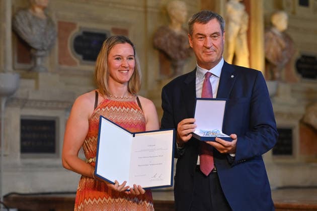 Denise HERMANN-WICK erhaelt von Markus SOEDER (Ministerpraesident Bayern und CSU Vorsitzender) den Bayerischen Verdienstorden. Verleihung Bayerischer Verdienstorden im Antiquariat der Residenz in Muenchen am 03.07.2026. *** Denise HERMANN WICK receives the Bavarian Order of Merit from Markus SOEDER, Minister-President of Bavaria and CSU Chairman. The award ceremony took place at the Antiquariat der Residenz in Munich on July 3, 2026.