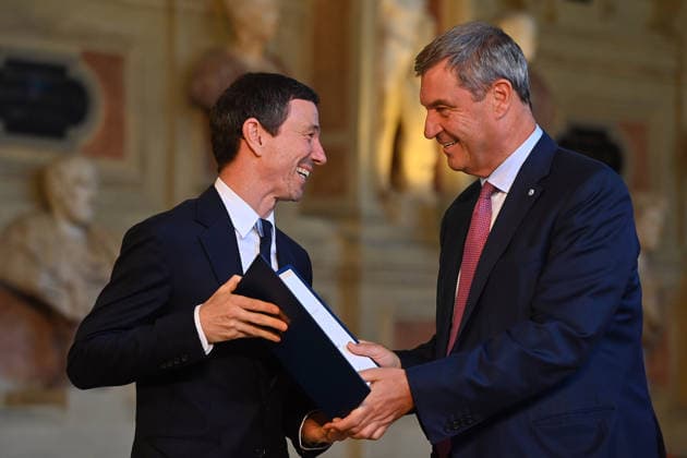 Oliver BERBEN erhaelt von Markus SOEDER (Ministerpraesident Bayern und CSU Vorsitzender) den Bayerischen Verdienstorden. Verleihung Bayerischer Verdienstorden im Antiquariat der Residenz in Muenchen am 03.07.2026. *** Oliver BERBEN receives the Bavarian Order of Merit from Markus SOEDER, Minister-President of Bavaria and CSU Chairman. The award ceremony for the Bavarian Order of Merit took place at the Antiquariat der Residenz in Munich on July 3, 2026.