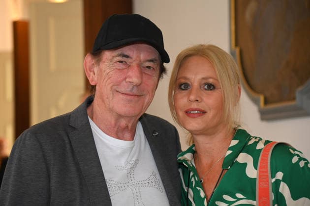 Stefan ZAUNER (Musiker,Saenger Muenchner Freiheit) und Petra Manuela. Verleihung Bayerischer Verdienstorden im Antiquariat der Residenz in Muenchen am 03.07.2026. *** Stefan ZAUNER, musician and singer with Muenchner Freiheit and Petra Manuela, received the Bavarian Order of Merit at the Antiquariat der Residenz in Munich on July 3, 2026