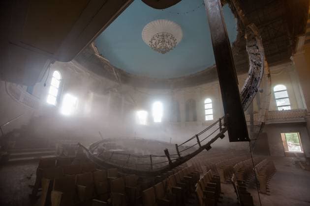 Russian Airstrike Damages Evangelical Church in Kramatorsk KRAMATORSK, DONETSK REGION, UKRAINE JULY 3, 2026: Damage is seen at the Good News Evangelical Church in Kramatorsk, Donetsk region, Ukraine, following a Russian airstrike that struck a residential area during the night of June 30, 2026. The church, housed in a former Soviet-era cinema, sustained significant damage in the attack. Kramatorsk Donetsk Ukraine Copyright: x xFranciscoxRichartxBarbeirax xJNAxPressx