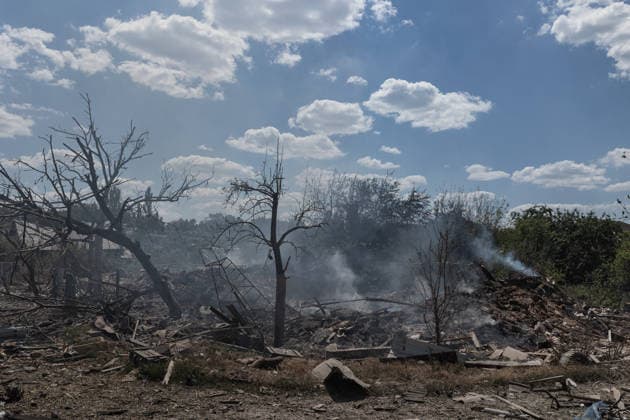 White Angels police unit evacuates civilians from Druzhkivka DRUZHKIVKA, UKRAINE - JULY 03: Smoke rises from the houses completely destroyed by Russian airstrikes in Druzhkivka, Ukraine, on July 03, 2026. Diego Herrera Carcedo Anadolu Druzhkivka Ukraine. Editorial use only. Please get in touch for any other usage.  Copyright: x2026xAnadoluxDiegoxHerreraxCarcedox