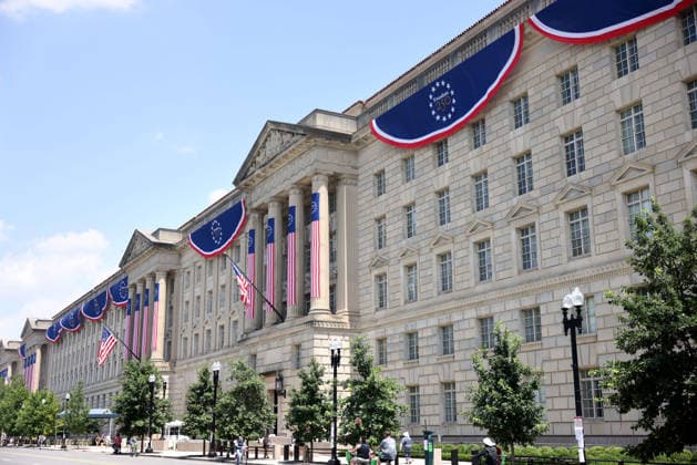 July 3, 2026, Washington, District Of Columbia, USA: The Herbert C. Hoover building is decorated with patriotic banners for the 4th of July in Washington. Washington USA  - ZUMAg247 20260703_znp_g247_004 Copyright: xGagexSkidmorex