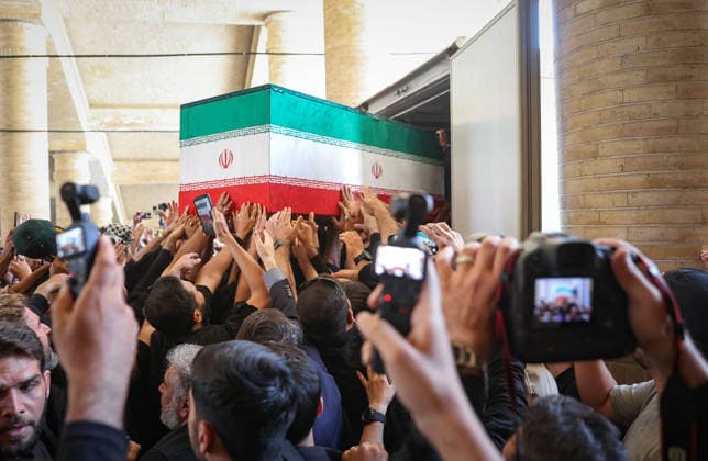 News Themen der Woche KW27 State funeral held for Iran s former leader Khamenei after US-Israeli attack TEHRAN, IRAN - JULY 3: ( RESTRICTIONS: NO Access Israel Media Persian Language TV Stations Outside Iran Strictly No Access BBC Persian VOA Persian Manoto TV Iran International TV ) (----EDITORIAL USE ONLY - MANDATORY CREDIT - IRANIAN LEADER PRESS OFFICE HANDOUT - NO MARKETING NO ADVERTISING CAMPAIGNS - DISTRIBUTED AS A SERVICE TO CLIENTS----) People carry the coffin of former Iranian leader Ali Khamenei, who was killed in attacks launched by the US and Israel on February 28, during a state ceremony at Imam Khomeini Musalla Mosque in Tehran, Iran, on July 3, 2026. Iranian Leader Press Office Handout Anadolu Tehran Iran. Editorial use only. Please get in touch  Copyright: x2026xAnadoluxIranianxLeaderxPressxOffice Handoutx