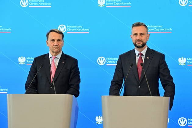 RECORD DATE NOT STATED 03.07.2026 WARSZAWA KONFERENCJA PRASOWA MINISTRA SPRAW ZAGRANICZNYCH I MINISTRA OBRONY NARODOWEJ July 3, 2026, Warsaw – Press conference by the Polish Minister of Foreign Affairs and the Polish Minister of National Defence N Z RADOSLAW SIKORSKI WLADYSLAW KOSINIAK KAMYSZ FOT DAMIAN BURZYKOWSKI NEWSPIX.PL NEWSPIX.PL --- newspix.pl 
