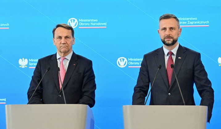 RECORD DATE NOT STATED 03.07.2026 WARSZAWA KONFERENCJA PRASOWA MINISTRA SPRAW ZAGRANICZNYCH I MINISTRA OBRONY NARODOWEJ July 3, 2026, Warsaw – Press conference by the Polish Minister of Foreign Affairs and the Polish Minister of National Defence N Z RADOSLAW SIKORSKI WLADYSLAW KOSINIAK KAMYSZ FOT DAMIAN BURZYKOWSKI NEWSPIX.PL NEWSPIX.PL --- newspix.pl 