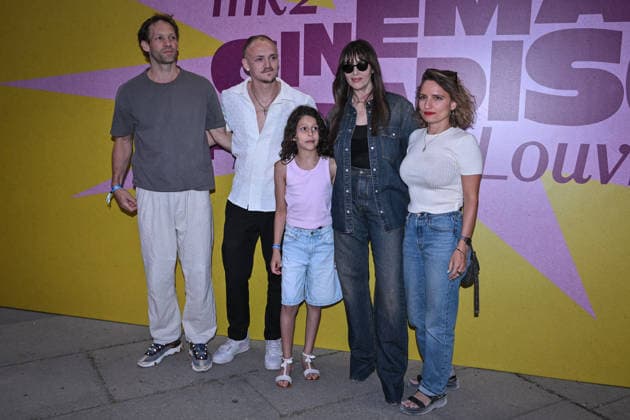 Monica Bellucci at preview of the film Histoires de la nuit in Paris FA Monica Bellucci poses with Lea Mysius and film crew for a photo-call for the film Histoires de la nuit at the Cinema Paradiso Louvre x MK2 event in Paris, on Juky 3, 2026. Photo by Firas Abdullah ABACAPRESS.COM Paris Ile-de-France France  Copyright: xAbdullahxFiras ABACAx
