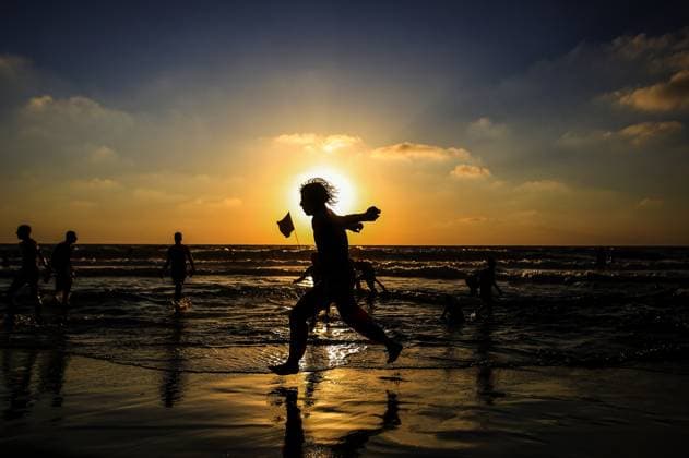 Palestinians flock to the coastline seeking relief from the heat GAZA CITY, GAZA, PALESTINE - JULY 03: As Israel s attacks on the Gaza Strip continues and soaring temperatures intensifies already harsh living conditions, Palestinians flock to the coastline seeking relief in Gaza City, Gaza, Palestine on July 03, 2026. Escaping the sweltering heat inside their tents, many sought relief by swimming off the coast of Gaza City, hoping to cool off and briefly escape the hardships of war. Saeed M. M. T. Jaras Anadolu Gaza City Gaza. Editorial use only. Please get in touch for any other usage.  Copyright: x2026xAnadoluxSaeedxM.xM.xT.xJarasx