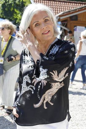 Saskia Greipl Charity Sommerfest 2026 Birgit Schrowange beim Greipl Charity Sommerfest zugunsten von LichtBlick Seniorenhilfe e.V. im Prof. Erich Greipl Stadion. Ismaning, 03.07.2026 Ismanin b.München Stadion Ismaning Bayern D *** Saskia Greipl Charity Summer Festival 2026 Birgit Schrowange at the Greipl Charity Summer Festival to benefit LichtBlick Seniorenhilfe e.V. at the Prof. Erich Greipl Stadium in Ismaning, July 3, 2026, Ismaning near Munich, Ismaning Stadium, Bavaria, Germany Copyright: xAgenturxMatthiasxWehnertx xReinhardxZichyx