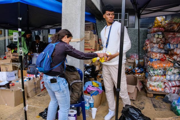 UCV collection center mobilizes humanitarian aid for Venezuela s earthquake survivors CARACAS, VENEZUELA - JULY 3: Volunteers and local citizens work at the Central University of Venezuela s (UCV) main humanitarian collection center, established at the Rectorate Plaza in Caracas, Venezuela, on July 3, 2026. The UCV s main collection center, located at the Rectorate Plaza in Caracas, operates around the clock under the organization of the Federation of University Centers and volunteers. Collected supplies are prioritized for areas affected by recent earthquakes, particularly La Guaira. They continuously receive non-perishable food, drinking water, medical supplies, personal hygiene items, clothing in good condition, and rescue tools. Diko Be  Copyright: x2026xAnadoluxDikoxBetancourtx