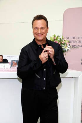 Guido Maria Kretschmer beim Photocall zur Vorstellung seiner neuen Kosmetiklinie für Rossmann im Rahmen der VIP Beauty & Fashion Lounge im Hotel de Rome. Berlin, 03.07.2026 *** Guido Maria Kretschmer at the photo call to unveil his new cosmetics line for Rossmann as part of the VIP Beauty Fashion Lounge at the Hotel de Rome in Berlin, July 3, 2026 Foto:xA.xBuggex xFuturexImagex kretschmer_6709