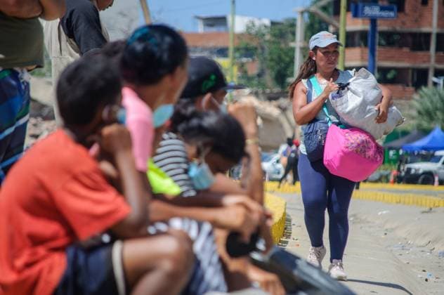 Rescue Operations Continue After Devastating Venezuela Earthquakes LA GUAIRA, VENEZUELA JULY 2026: Venezuelan and international rescue teams continue searching for survivors and recovering victims as residents move to temporary shelters following the twin earthquakes that struck Venezuela on June 24, 2026. Emergency operations remain underway in affected areas as authorities assess the extent of the damage. La Guaira Venezuela (Bolivarian Republic of) Copyright: x xmarioxfloresx xJNAxPressx
