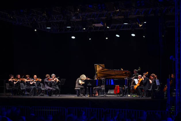 Music Concert - Giovanni Allevi - Piani e Archi - Summer 2026 Giovanni Allevi performs live with the strings of the Orchestra Sinfonica Italiana during Giovanni Allevi - Piani e Archi - Summer 2026, Music Concert in Bollate (Milan), Italy, July 03 2026 Bollate (Milan) Villa Arconati Festival Italy Copyright: xGiuseppexSpinozzix xLiveMediax LPM_2548366