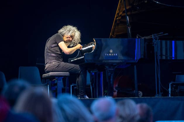 Music Concert - Giovanni Allevi - Piani e Archi - Summer 2026 Giovanni Allevi performs live during Giovanni Allevi - Piani e Archi - Summer 2026, Music Concert in Bollate (Milan), Italy, July 03 2026 Bollate (Milan) Villa Arconati Festival Italy Copyright: xGiuseppexSpinozzix xLiveMediax LPM_2548381