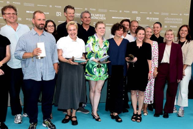 Mit Teilnehmer Christoph Groener Festivaldirektor Filmfest Muenchen Daniel Sponsel HFF Praesident Julia Weigl Kuenstlerische Leiterin Preistraeger Christoph Otto Bester Nachwuchs Produzent Susanne Heinrich Beste Nachwuchs Autorin Ricarda Seifried Beste Nachwuchsschauspielerin Ella Cieslinski Nina Wesemann Beste Nachwuchs Regisseurinnen Muenchen 04.07.2026 Hochschule fuer Fernsehen und Film 43 Filmfest Muenchen Foerderpreis Neues Deutsches Kino Bernd-Eichinger-Platz Foto Muenchen *** With participant Christoph Groener, Festival Director of the Munich Film Festival; Daniel Sponsel, President of the HFF; Julia Weigl, Artistic Director; award winner Christoph Otto, Best Emerging Producer; Susanne Heinrich, Best Emerging Screenwrite
