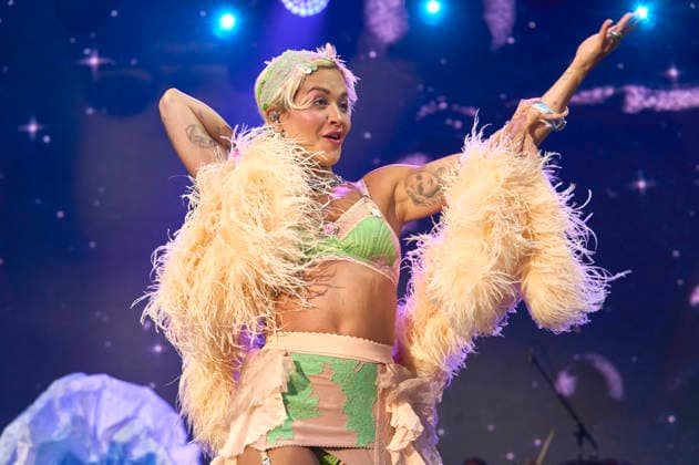 Rita Ora live bei der Eröffnung vom Sommerfestival 2026 in der Autostadt. Wolfsburg, 03.07.2026 *** Rita Ora performs live at the opening of the 2026 Summer Festival at Autostadt Wolfsburg, July 3, 2026 Foto:xU.xStammx xFuturexImagex ora_6781