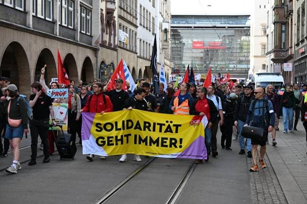 Erfurter AfD Parteitag 2026 ** NUR FÜR REDAKTIONELLE ZWECKE ** EDITORIAL USE ONLY **<p>Erfurt AfD Parteitag 04.07.2026 DGB Demostration Zug durch Erfurt zum Messegelände< p> Marco Schmidt Thüringen Germany Erfurt Copyright: MarcoxSchmidt *** 2026 AfD Party Convention in Erfurt ** FOR EDITORIAL PURPOSES ONLY ** EDITORIAL USE ONLY ** p Erfurt AfD Party Convention 04 07 2026 DGB Demonstration March through Erfurt to the Exhibition Grounds p Marco Schmidt Thuringia Germany Erfurt Copyright MarcoxSchmidt Copyright: MarcoxSchmidt doc86keca64qappnxoeoff ,EDITORIAL USE ONLY