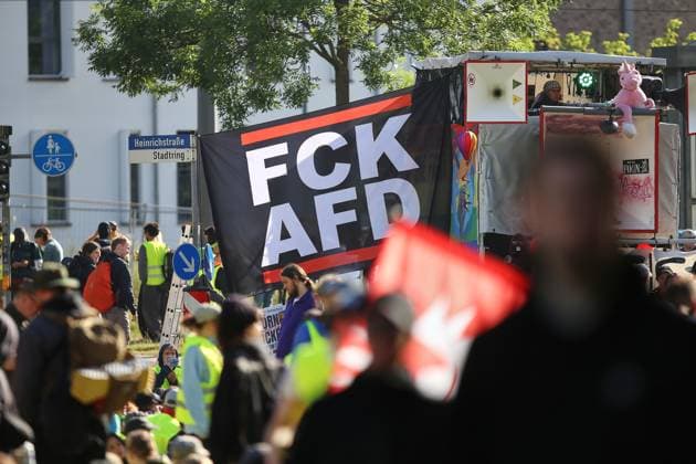 Erfurt, Thüringen, Deutschland, 04.07.2026: AfD-Bundesparteitag: Demonstranten in der Stadt *** Erfurt, Thuringia, Germany, July 4, 2026: AfD National Party Convention; protesters in the city Copyright: xdtsxNachrichtenagenturx dts_126268