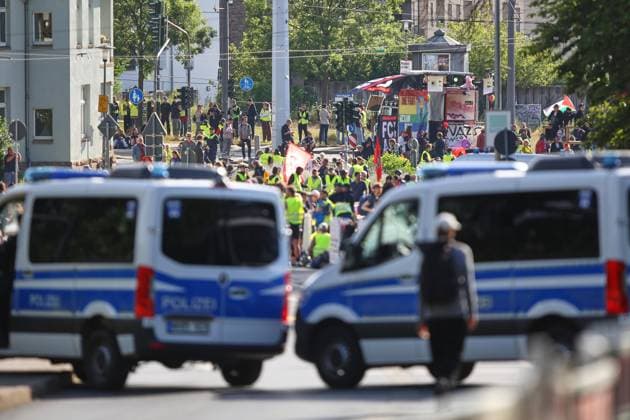 Erfurt, Thüringen, Deutschland, 04.07.2026: AfD-Bundesparteitag: Demonstranten und Polizei in der Stadt *** Erfurt, Thuringia, Germany, July 4, 2026: AfD National Party Convention—Protesters and police in the city Copyright: xdtsxNachrichtenagenturx dts_126272