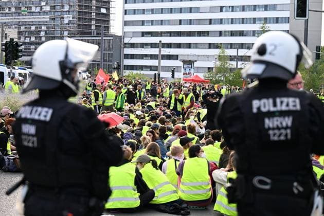 Erfurter AfD Parteitag 2026 ** NUR FÜR REDAKTIONELLE ZWECKE ** EDITORIAL USE ONLY **<p>Erfurt AfD Parteitag 04.07.2026 DGB Demostration Zug durch Erfurt zum Messegelände< p> Marco Schmidt Thüringen Germany Erfurt Copyright: MarcoxSchmidt *** 2026 AfD Party Convention in Erfurt ** FOR EDITORIAL PURPOSES ONLY ** EDITORIAL USE ONLY ** p Erfurt AfD Party Convention 04 07 2026 DGB Demonstration March through Erfurt to the Exhibition Grounds p Marco Schmidt Thuringia Germany Erfurt Copyright MarcoxSchmidt Copyright: MarcoxSchmidt doc86kep8zs0tysyqp11uhp ,EDITORIAL USE ONLY