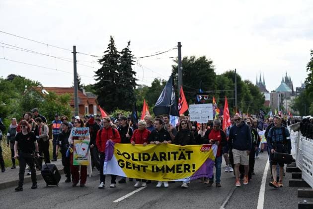 Erfurter AfD Parteitag 2026 ** NUR FÜR REDAKTIONELLE ZWECKE ** EDITORIAL USE ONLY **<p>Erfurt AfD Parteitag 04.07.2026 DGB Demostration Zug durch Erfurt zum Messegelände< p> Marco Schmidt Thüringen Germany Erfurt Copyright: MarcoxSchmidt *** 2026 AfD Party Convention in Erfurt ** FOR EDITORIAL PURPOSES ONLY ** EDITORIAL USE ONLY ** p Erfurt AfD Party Convention 04 07 2026 DGB Demonstration March through Erfurt to the Exhibition Grounds p Marco Schmidt Thuringia Germany Erfurt Copyright MarcoxSchmidt Copyright: MarcoxSchmidt doc86ker31bqdh19bqi81vd2 ,EDITORIAL USE ONLY