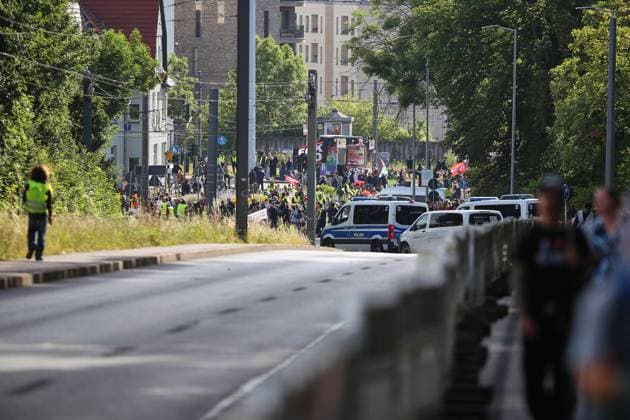 Erfurt, Thüringen, Deutschland, 04.07.2026: AfD-Bundesparteitag: Demonstranten und Polizei in der Stadt *** Erfurt, Thuringia, Germany, July 4, 2026: AfD National Party Convention—Protesters and police in the city Copyright: xdtsxNachrichtenagenturx dts_126278