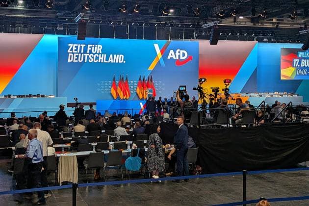Erfurt, Thüringen, Deutschland, 04.07.2026: Messe: AfD-Bundesparteitag: Blick ins Plenum, im Vordergrund Journalisten *** Erfurt, Thuringia, Germany, July 4, 2026: AfD National Party Convention—A view of the plenary session, with journalists in the foreground Copyright: xdtsxNachrichtenagenturx dts_126282