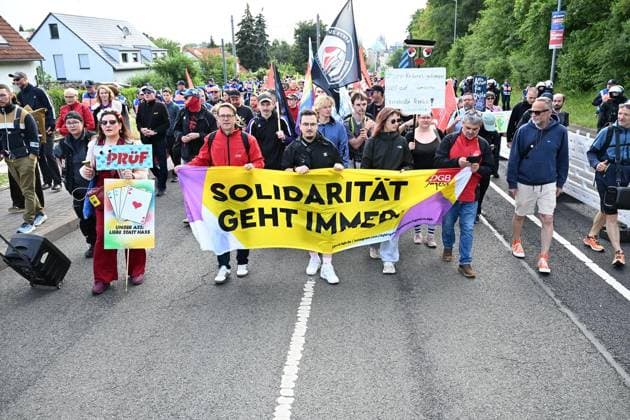Erfurter AfD Parteitag 2026 ** NUR FÜR REDAKTIONELLE ZWECKE ** EDITORIAL USE ONLY **<p>Erfurt AfD Parteitag 04.07.2026 DGB Demostration Zug durch Erfurt zum Messegelände< p> Marco Schmidt Thüringen Germany Erfurt Copyright: MarcoxSchmidt *** 2026 AfD Party Convention in Erfurt ** FOR EDITORIAL PURPOSES ONLY ** EDITORIAL USE ONLY ** p Erfurt AfD Party Convention 04 07 2026 DGB Demonstration March through Erfurt to the Exhibition Grounds p Marco Schmidt Thuringia Germany Erfurt Copyright MarcoxSchmidt Copyright: MarcoxSchmidt doc86kfcd9j2dsduygq1utk ,EDITORIAL USE ONLY