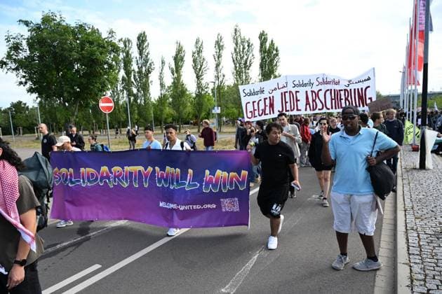 Erfurter AfD Parteitag 2026 ** NUR FÜR REDAKTIONELLE ZWECKE ** EDITORIAL USE ONLY **<p>Erfurt AfD Parteitag 04.07.2026 DGB Demostration Zug durch Erfurt zum Messegelände< p> Marco Schmidt Thüringen Germany Erfurt Copyright: MarcoxSchmidt *** 2026 AfD Party Convention in Erfurt ** FOR EDITORIAL PURPOSES ONLY ** EDITORIAL USE ONLY ** p Erfurt AfD Party Convention 04 07 2026 DGB Demonstration March through Erfurt to the Exhibition Grounds p Marco Schmidt Thuringia Germany Erfurt Copyright MarcoxSchmidt Copyright: MarcoxSchmidt doc86kff5jvnpcgf0v6oie ,EDITORIAL USE ONLY