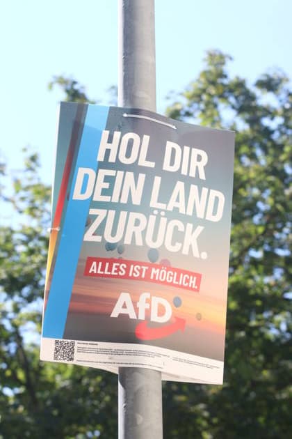 Wahlplakate zur Landtagswahl in Sachsen-Anhalt in Magdeburg. Magdeburg, 02.07.2026. In Magdeburg prägen die Wahlplakate der Parteien das Stadtbild. Die Parteien werben intensiv für die bevorstehende Landtagswahl in Sachsen-Anhalt am 6. September. Wegen einer Sonderregelung der Landeshauptstadt begann die Plakatierung früher als im restlichen Bundesland. *** Election posters for the state election in Saxony-Anhalt in Magdeburg Magdeburg, July 2, 2026 In Magdeburg, the political parties’ campaign posters dominate the cityscape. The parties are campaigning intensively for the upcoming state election in Saxony-Anhalt on September 6. Due to a special regulation in the state capital, the posting of posters began earlier than in the rest o Copyright: xAgenturxMatthiasxWehnertx xM.xGränzdörferx