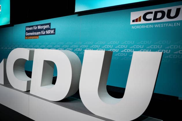 CDU Landesparteitag des Landes Nordrhein-Westfalen in Duesseldorf Impressionen vom CDU Landesparteitag des Landes Nordrhein-Westfalen im Maritim Hotel in NRW Duesseldorf Nordrhein-Westfalen Deutschland *** CDU State Party Convention of North Rhine-Westphalia in Düsseldorf: Highlights from the CDU State Party Convention of North Rhine-Westphalia at the Maritim Hotel in Düsseldorf, North Rhine-Westphalia, Germany