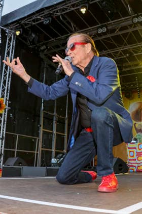 ABB SCHLAGERMOVE- Michael Holm Buehne show singen zu Gast beim Das Schlagermove in Concert Open Air auf dem Heiligengeistfeld in Hamburg am 03.07.2025 Hamburg Deutschland *** ABB SCHLAGERMOVE Michael Holm Stage Show Singing as a guest at Das Schlagermove in Concert Open Air at the Heiligengeistfeld in Hamburg on July 3, 2025, Hamburg, Germany