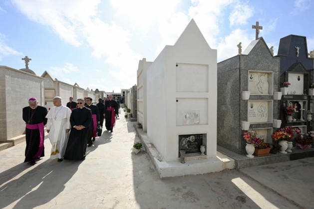 Pope Leo XIV Visits The Southern Italian Island of Lampedusa Pope Leo XIV visits the cemetery of the southern Italian island of Lampedusa which also has an area with tombs dedicated to the migrants who have lost their life at sea on July 4, 2026. Pope Leo XIV landed in Lampedusa for a pastoral visit to the southern Italian island at the crossroads of migrations routes from North Africa to Europe. Photo by (EV) Simone Risoluti Vatican Media ABACAPRESS.COM Lampedusa Italy  Copyright: xABACAx