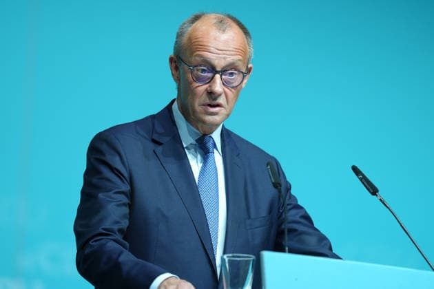 Landesparteitag der CDU NRW in Duesseldorf Bundeskanzler Friedrich Merz im Portrait bei seiner Rede zur Ereoffung des Landesparteitag der CDU Nordrhein-Westfalen im Maritim Hotel, Duesseldorf, 04.07.2026 Duesseldorf NRW Deutschland *** CDU North Rhine-Westphalia State Party Convention in Düsseldorf: A portrait of Chancellor Friedrich Merz during his opening address at the CDU North Rhine-Westphalia State Party Convention at the Maritim Hotel in Düsseldorf, July 4, 2026, Düsseldorf, North Rhine-Westphalia, Germany