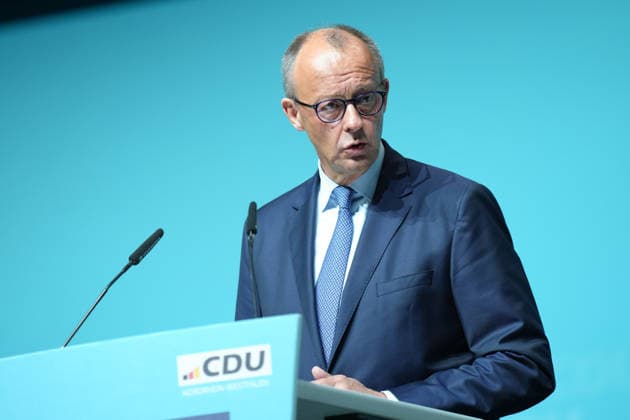 Landesparteitag der CDU NRW in Duesseldorf Bundeskanzler Friedrich Merz im Portrait bei seiner Rede zur Ereoffung des Landesparteitag der CDU Nordrhein-Westfalen im Maritim Hotel, Duesseldorf, 04.07.2026 Duesseldorf NRW Deutschland *** CDU North Rhine-Westphalia State Party Convention in Düsseldorf: A portrait of Chancellor Friedrich Merz during his opening address at the CDU North Rhine-Westphalia State Party Convention at the Maritim Hotel in Düsseldorf, July 4, 2026, Düsseldorf, North Rhine-Westphalia, Germany