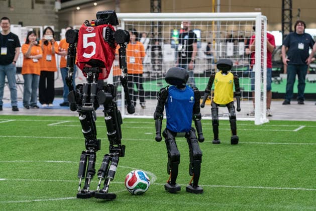 July 4, 2026, Incheon, South Korea: Humanoid robots play soccer during the Humanoid soccer league at Songdo ConvensiA. RoboCup 2026 INCHEON is happening from July 2 to July 6 at Songdo ConvensiA. The event was first held in 1997 and is the world™s largest robot soccer competition and a global challenge dedicated to build a better future through artificial intelligence and robotic technologies. Incheon South Korea  - ZUMAs197 20260704_aaa_s197_001 Copyright: xSimonxShinx