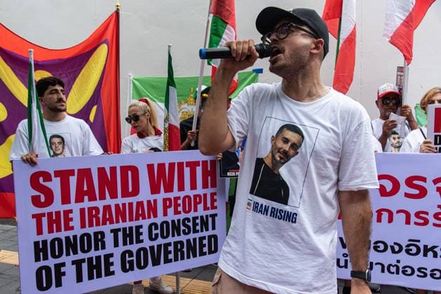 Iranian Protest outside the US embassy in Bangkok. BANGKOK, THAILAND JULY 4, 2026: Iranian protesters gathered outside the United States Embassy in Bangkok, Thailand, on July 4, 2026, to express support for political activist and former Iranian Crown Prince Reza Pahlavi. Demonstrators also called on the U.S. government to reject any future peace agreement with the government of Iran. Bangkok Copyright: x xPeeraponxBoonyakiatx xJNAxPressx
