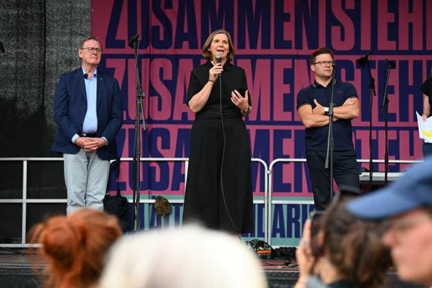 Erfurter AfD Parteitag 2026 ** NUR FÜR REDAKTIONELLE ZWECKE ** EDITORIAL USE ONLY **<p>Erfurt AfD Parteitag 04.07.2026 - Mehrere tausend Teilnehmer bei der DGB Demonstration auf dem Parkplatz der Erfurter Messe nahe des Tagungsort des AfD Parteitags mit Redebeiträgen auf der Bühne des DGB. im Bild: Bodo Ramelox Katrin Göring-Eckardt und Carsten Schneider und Innenminister Georg Maier auf der DGB Kundgebung Messeparkplatz< p> Marco Schmidt Thüringen Germany Erfurt Copyright: MarcoxSchmidt *** 2026 AfD Party Convention in Erfurt ** FOR EDITORIAL PURPOSES ONLY ** EDITORIAL USE ONLY ** p Erfurt AfD Party Convention July 4, 2026 Several thousand participants at the DGB demonstration in the Erfurt Trade Fair parking lot near the venue of the Copyright: MarcoxSchmidt doc86kidi9auci6o8wsol3 ,EDITORIAL USE ONLY