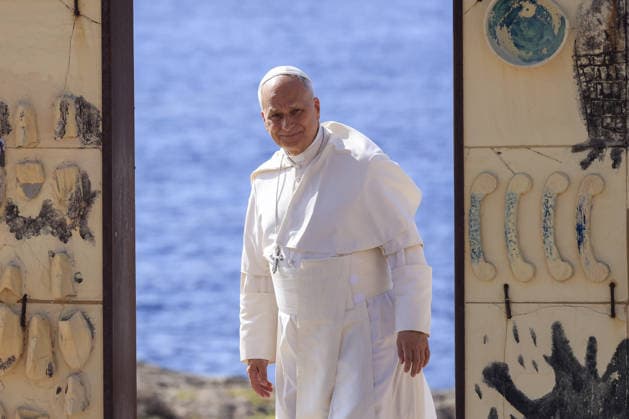 Pope Leo XIV visits the Southern Italian island of Lampedusa LAMPEDUSA, ITALY, JULY 04: Pope Leo XIV walks through the Gateway of Europe memorial monument dedicated to migrants who died or went missing at sea during his visit to Lampedusa, Italy, on July 04, 2026. Riccardo De Luca Anadolu Lampedusa Italy. Editorial use only. Please get in touch for any other usage.  Copyright: x2026xAnadoluxRiccardoxDexLucax