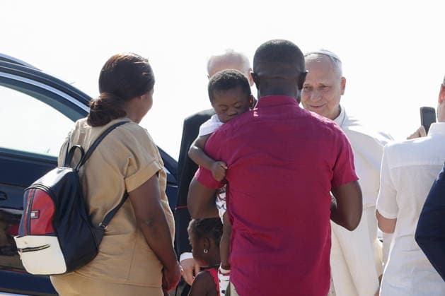 Pope Leo XIV visits the Southern Italian island of Lampedusa LAMPEDUSA, ITALY, JULY 04: Pope Leo XIV meets a family of migrants as he arrives to visit the Gateway of Europe memorial monument dedicated to migrants who died or went missing at sea, in Lampedusa, Italy, on July 04, 2026. Riccardo De Luca Anadolu Lampedusa Italy. Editorial use only. Please get in touch for any other usage.  Copyright: x2026xAnadoluxRiccardoxDexLucax