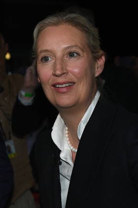 17. Bundesparteitag der Alternative für Deutschland am 04.07.2026 in der Messe Erfurt in Erfurt Dr. Alice Weidel ( Bundessprecherin und Kanzlerkandidatin AfD ) nach ihrer Wiederwahl *** 17th Federal Party Convention of the Alternative for Germany on July 4, 2026, at the Erfurt Exhibition Center in Erfurt; Dr. Alice Weidel, AfD Federal Spokesperson and candidate for chancellor, following her reelection xRx