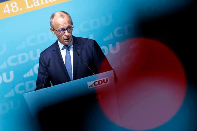 Bundeskanzler Friedrich Merz (CDU) auf dem Landesparteitag der CDU NRW im Maritim Hotel Düsseldorf. Düsseldorf, 04.07.2026 NRW Deutschland *** Chancellor Friedrich Merz (CDU) at the CDU North Rhine-Westphalia State Party Convention at the Maritim Hotel in Düsseldorf, Düsseldorf, July 4, 2026, North Rhine-Westphalia, Germany Copyright: xChristophxHardtx