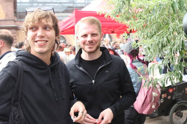 Tim Klüssendorf bei der Demonstration gegen den Bundesparteitag der AfD in Erfurt. Erfurt, 04.07.2026. An diesem Wochenende findet in Erfurt eine der größten Demonstrationen des Jahres statt, bei der zehntausende Menschen gegen den zeitgleich stattfindenden AfD-Bundesparteitag auf die Straße gehen. Unter den zahlreichen Demonstrierenden und Rednern des breiten zivilgesellschaftlichen Bündnisses befinden sich namhafte Spitzenpolitiker aus der Bundes- und Landespolitik, die ein starkes Zeichen für Demokratie und Vielfalt setzen. *** Tim Klüssendorf at the demonstration against the AfD’s national party convention in Erfurt Erfurt, July 4, 2026 This weekend, one of the largest demonstrations of the year is taking place in Erfurt, wit Copyright: xAgenturxMatthiasxWehnertx xM.xGränzdörferx