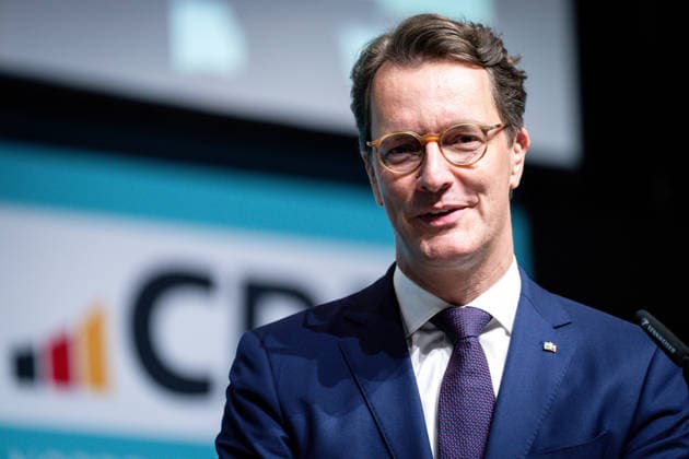 CDU Landesparteitag des Landes Nordrhein-Westfalen in Duesseldorf Hendrik Wuest, Ministerpraesident des Landes Nordrhein-Westfalen auf dem CDU Landesparteitag des Landes Nordrhein-Westfalen im Maritim Hotel in NRW, Duesseldorf, 04.07.2026 Duesseldorf Nordrhein-Westfalen Deutschland *** CDU State Party Convention of North Rhine-Westphalia in Düsseldorf Hendrik Wuest, Minister President of North Rhine-Westphalia, at the CDU State Party Convention of North Rhine-Westphalia at the Maritim Hotel in Düsseldorf, North Rhine-Westphalia, July 4, 2026 Düsseldorf, North Rhine-Westphalia, Germany