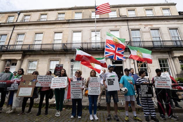 July 4, 2026, Edinburgh, Scotland, UK: Members of ScotlandÃ¢â‚¬â ¢s Iranian community opposed to the Islamic Republic demonstrated outside the U.S. Consulate in Edinburgh under the banner Ã¢â‚¬oeDonÃ¢â‚¬â ¢t Deal With TerroristsÃ¢â‚¬Â. Held to coincide with AmericaÃ¢â‚¬â ¢s Independence Day, the protestors argued that engaging with IranÃ¢â‚¬â ¢s Islamic Republic is contrary to AmericaÃ¢â‚¬â ¢s values and ideals. Edinburgh UK  - ZUMAs357 20260704_zip_s357_003 Copyright: xCameronxScottx