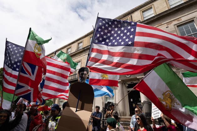 July 4, 2026, Edinburgh, Scotland, UK: Members of ScotlandÃ¢â‚¬â ¢s Iranian community opposed to the Islamic Republic demonstrated outside the U.S. Consulate in Edinburgh under the banner Ã¢â‚¬oeDonÃ¢â‚¬â ¢t Deal With TerroristsÃ¢â‚¬Â. Held to coincide with AmericaÃ¢â‚¬â ¢s Independence Day, the protestors argued that engaging with IranÃ¢â‚¬â ¢s Islamic Republic is contrary to AmericaÃ¢â‚¬â ¢s values and ideals. Edinburgh UK - ZUMAs357 20260704_zip_s357_023 Copyright: xCameronxScottx