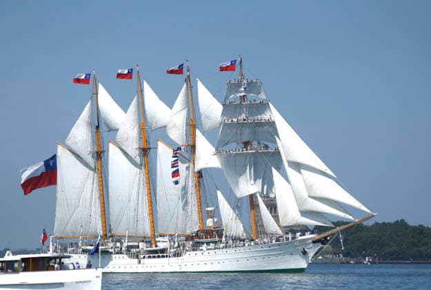 The tall ship Esmeralda from Chile sails past the Statue of Liberty as part of Sail4th 250, a celebration for America s 250th anniversary, in New York City on Saturday, July 4, 2026. The event includes over 100 tall ships and navy vessels from more than 30 nations.  NYP20260704202 JOHNxANGELILLO