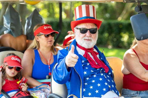 July 4, 2026, Sullivans Island, Sc, United States of America: Uncle Sam gives a thumbs up during the annual Bicycle and Golf cart parade celebrating the 250th Independence Day, July 4, 2026 in Sullivans Island, South Carolina. Like most of the nation, South Carolina is under a heat dome with dangerously hot, humid weather. Sullivans Island United States of America  - ZUMAe02_ 20260704_zaf_e02_009 Copyright: xRichardxEllisx