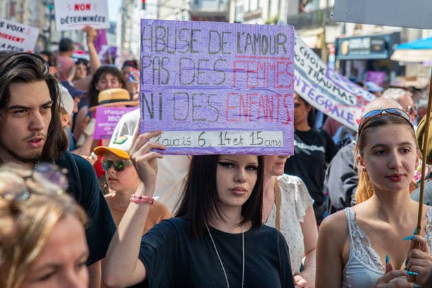 March in Memory of Lyhanna - Paris Participants march in memory of Lyhanna, who was killed despite the sole suspect having been previously reported to authorities by multiple victims, during a citizens march against sexual violence in Paris, France, in support of all victims, both children and adults, those who survived, and in homage to those who are no longer among us, while protesting the impunity that protects aggressors, on July 4, 2026. Photo by Denis Prezat ABACAPRESS.COM Paris France  Copyright: xPrezatxDenis ABACAx