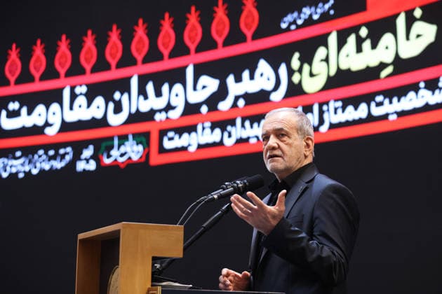 News Bilder des Tages Iranian President Masoud Pezeshkian TEHRAN, IRAN - JULY 04: ( RESTRICTIONS: NO Access Israel Media Persian Language TV Stations Outside Iran Strictly No Access BBC Persian VOA Persian Manoto TV Iran International TV ) (----EDITORIAL USE ONLY – MANDATORY CREDIT - IRANIAN PRESIDENCY HANDOUT - NO MARKETING NO ADVERTISING CAMPAIGNS - DISTRIBUTED AS A SERVICE TO CLIENTS----) Iranian President Masoud Pezeshkian delivers a speech during the Leader of Resistance: Imam Khomeini International Conference in Tehran, Iran, on July 4, 2026. During his address, Pezeshkian said Israel had attacked all countries in the region and was the source of regional instability. Iranian Presidency Handout Anadolu Tehran Iran. Editorial use only. Please get  Copyright: x2026xAnadoluxIranianxPresidencyx xHandoutx